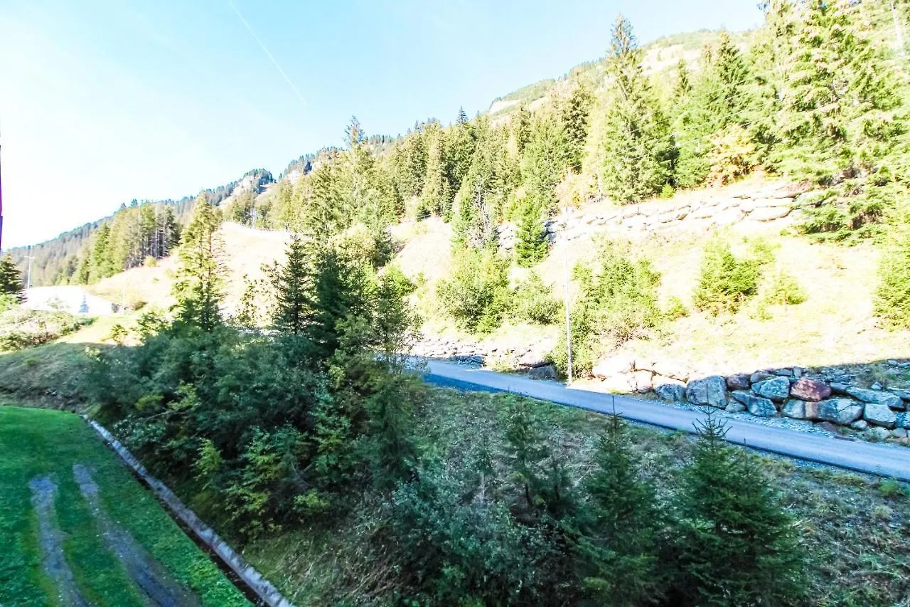 Large 2-Bedroom Apartment, Centre Of Flaine Foret France