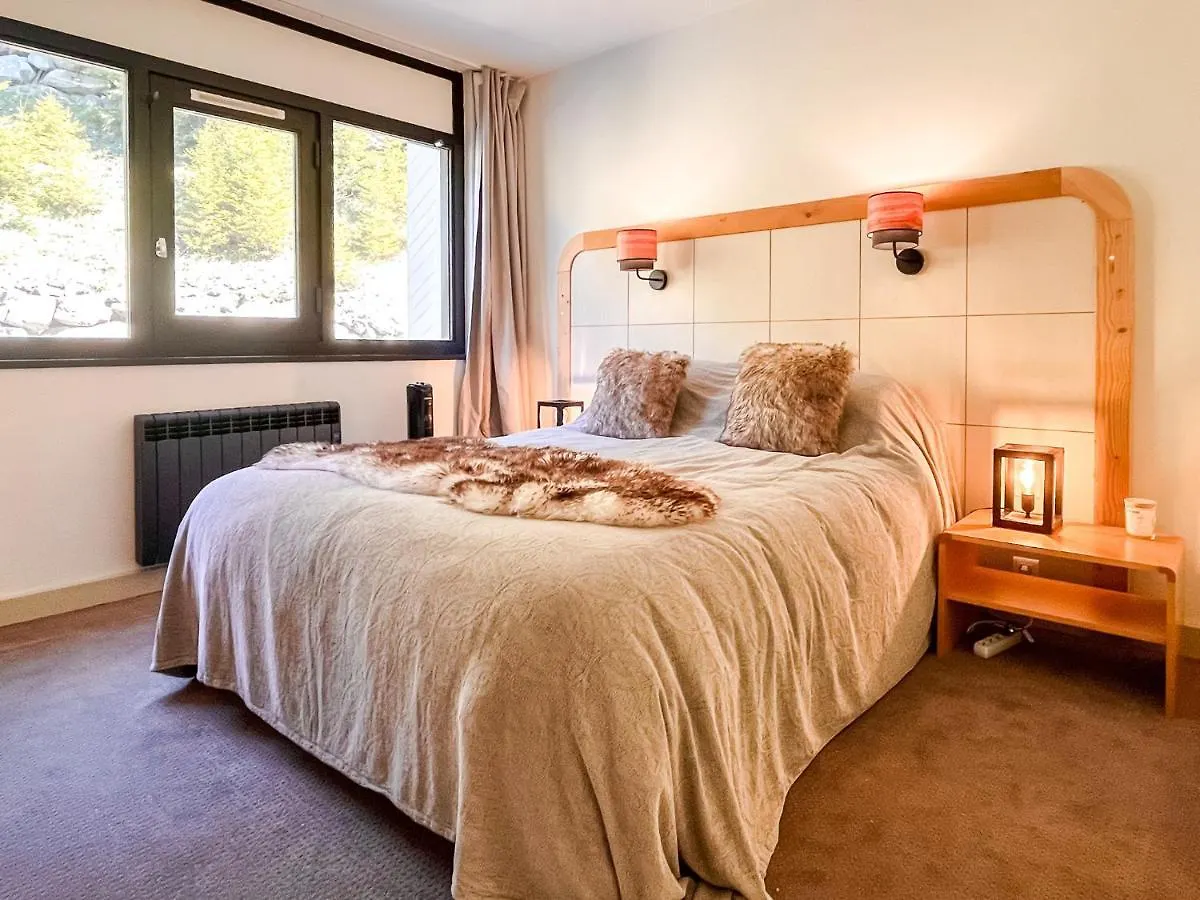 Large 2-Bedroom Apartment, Centre Of Flaine Foret 0*,