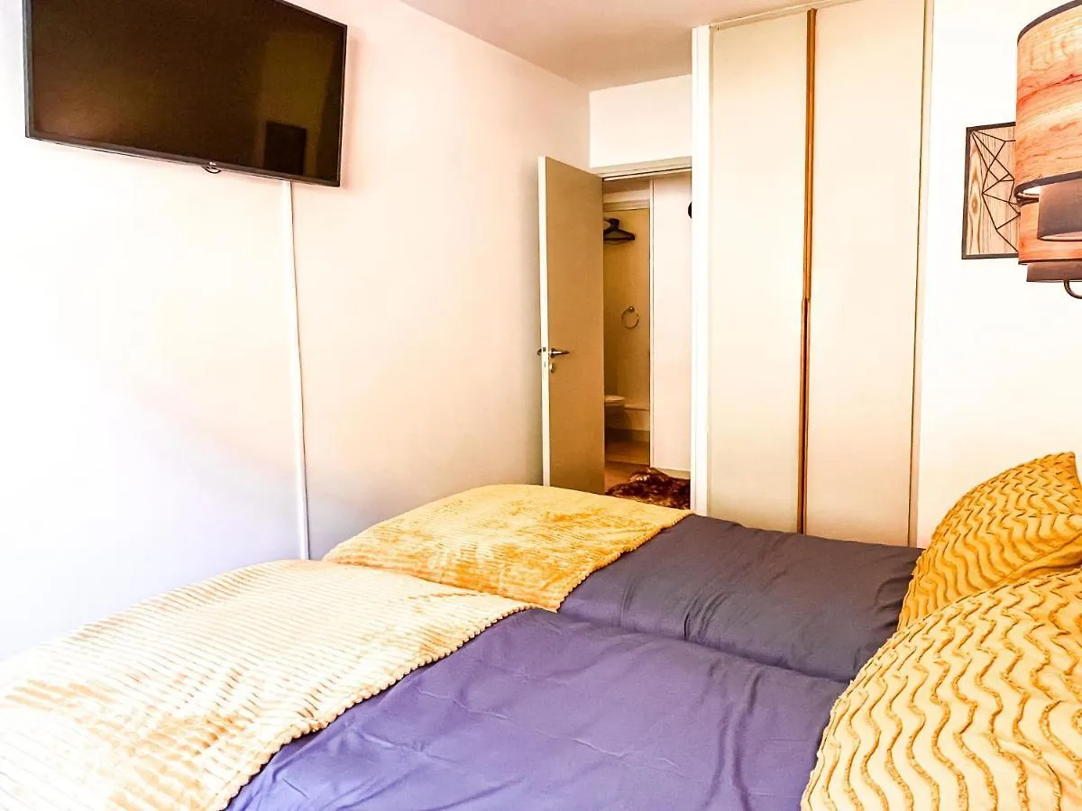 Large 2-Bedroom Apartment, Centre Of Flaine Foret France