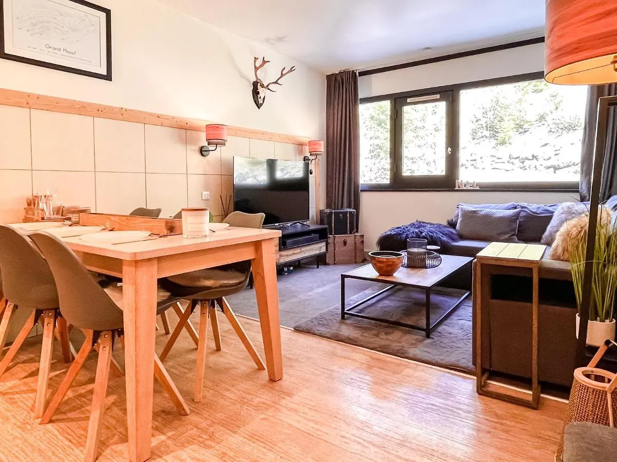 Large 2-Bedroom Apartment, Centre Of Flaine Foret Apartment
