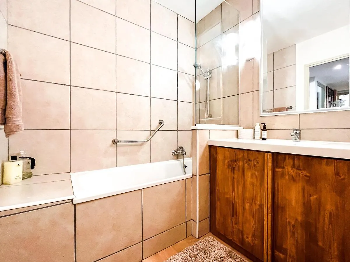 Large 2-Bedroom Apartment, Centre Of Flaine Foret Apartment